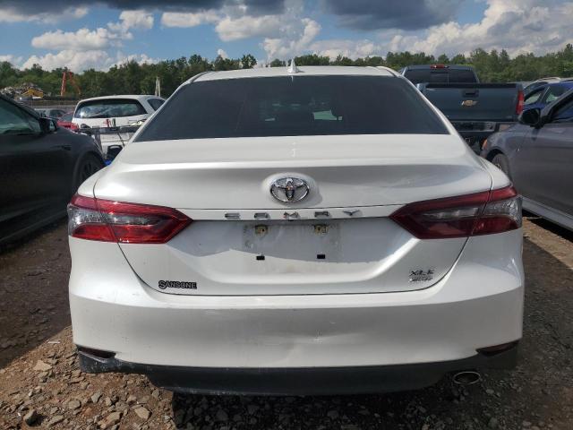 4T1F11BK2NU048901 Toyota Camry XLE 6