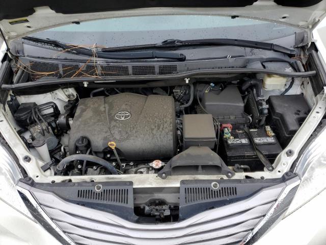5TDYZ3DC8HS829437 Toyota SIENNA XLE