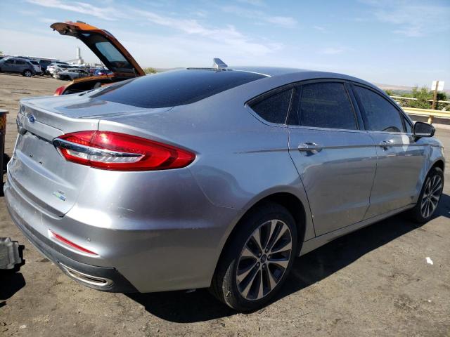 3FA6P0T9XLR199083 Ford FUSION SE