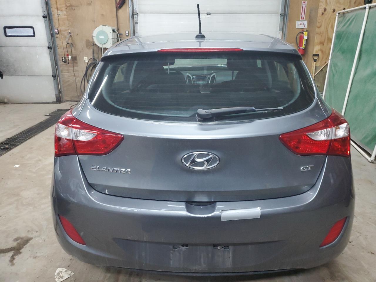 2016 Hyundai Elantra Gt vin: KMHD35LH4GU305989