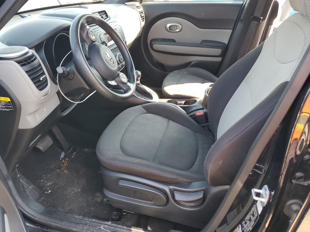 KNDJN2A22G7292043 2016 Kia Soul