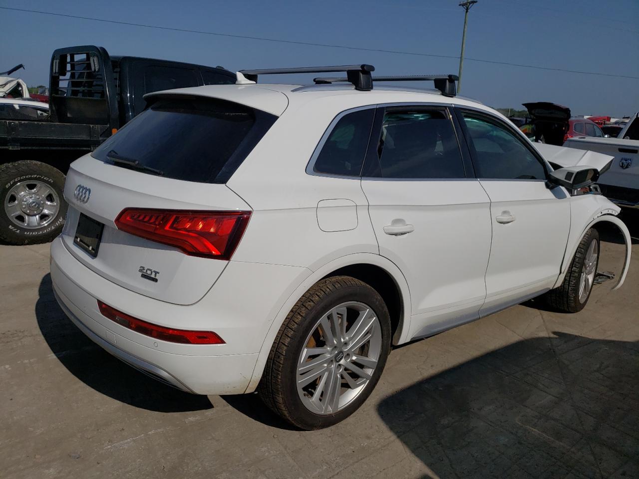 WA1CNAFY9J2228015 2018 Audi Q5 Prestige