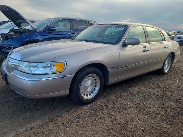 2002 Lincoln Town Car Executive