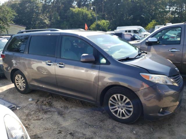 5TDYZ3DC7HS846990 Toyota SIENNA XLE