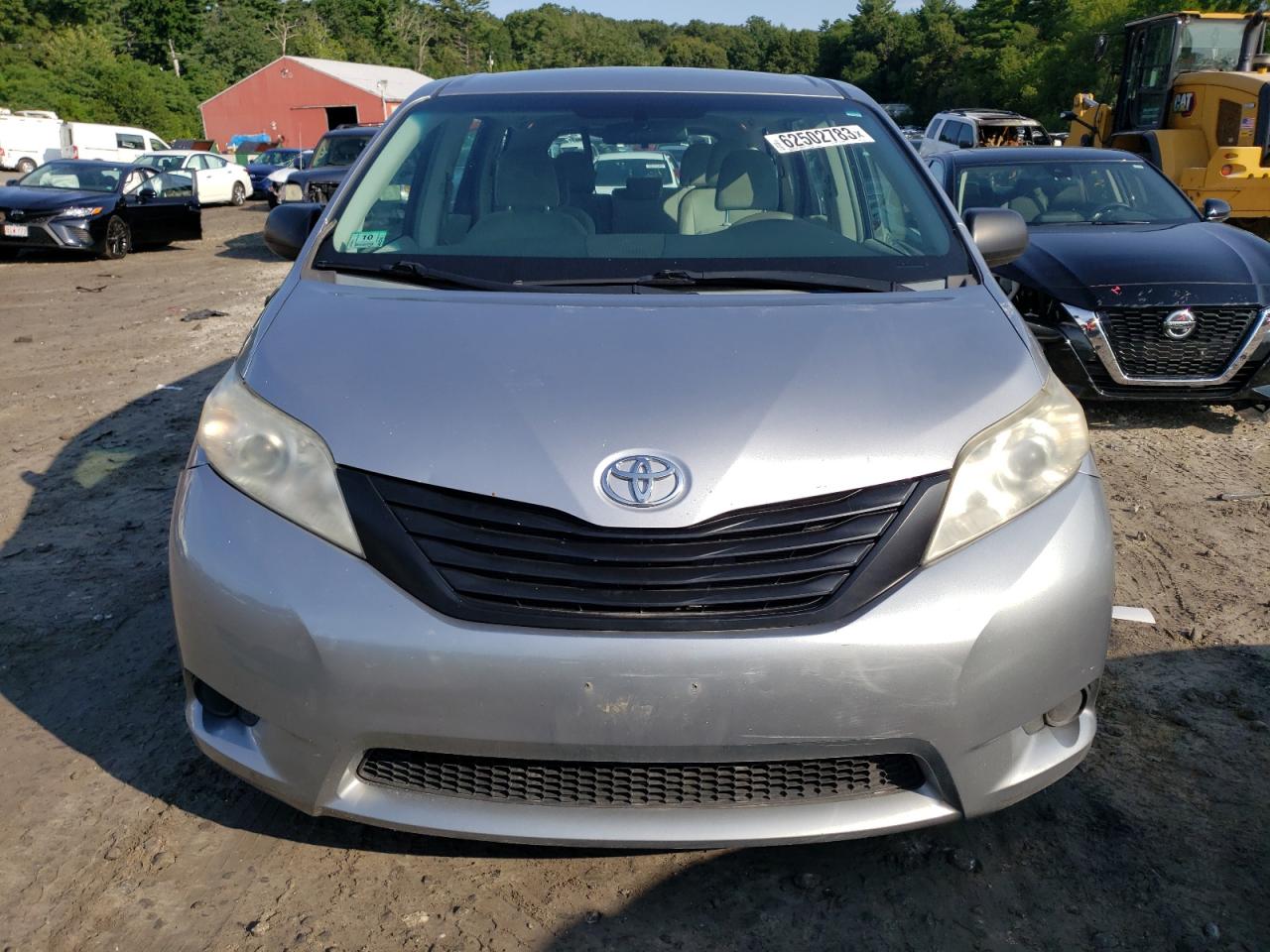 Lot #2990801319 2012 TOYOTA SIENNA BAS