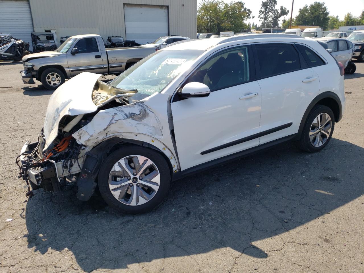 KNDCC3LG8L5055706 Kia Niro EX