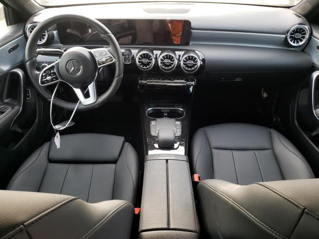 W1K3G4FB9NJ375806 Mercedes-Benz A 220 4matic