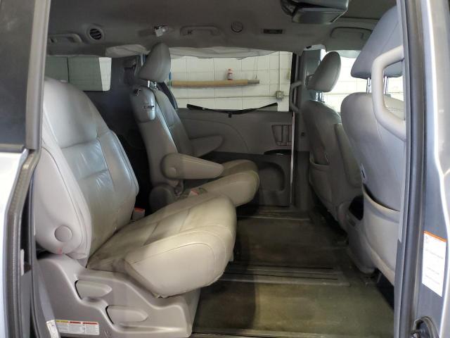 5TDYZ3DC9HS900287 Toyota SIENNA XLE
