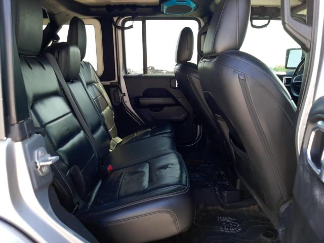 1C4HJXEG2JW113087 Jeep Wrangler Unlimited Sahara