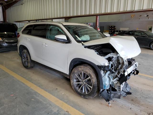 VIN 5TDKZRFH6KS568589 2019 Toyota Highlander, SE no.4