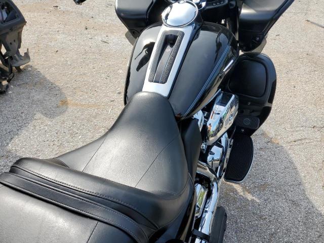 2017 HARLEY-DAVIDSON FLTRU 1HD1KGD16HB647141