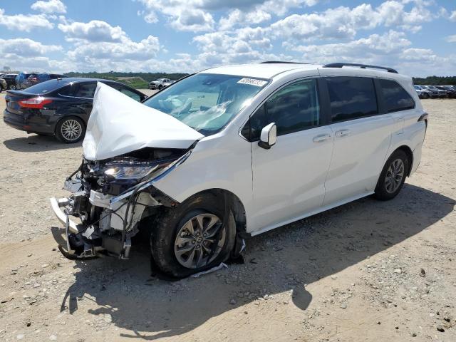 2022 Toyota Sienna LE