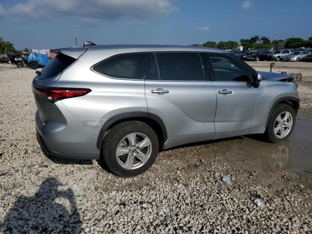 VIN 5TDZZRAH8NS132093 2022 Toyota Highlander, L no.3