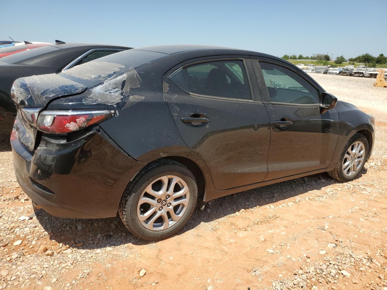 3MYDLBYV7HY154356 2017 Toyota Yaris Ia