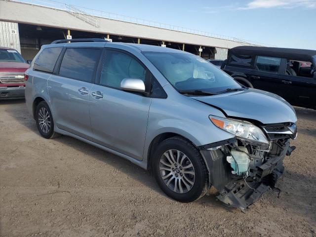 5TDYZ3DC0KS997905 Toyota SIENNA XLE