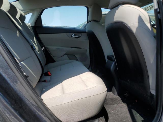 3KPF24AD9ME379915 KIA FORTE FE