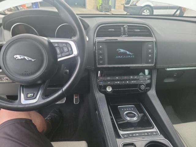 SADCL2BV0HA882662 Jaguar F-pace R - Sport