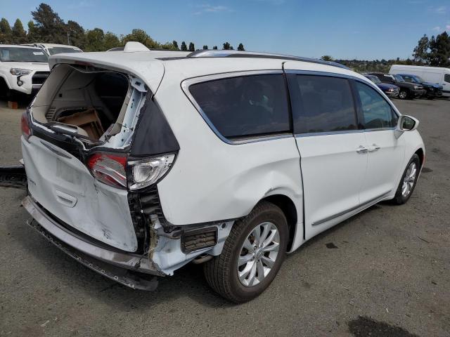 2C4RC1BG7JR130315 2018 CHRYSLER PACIFICA, photo no. 3