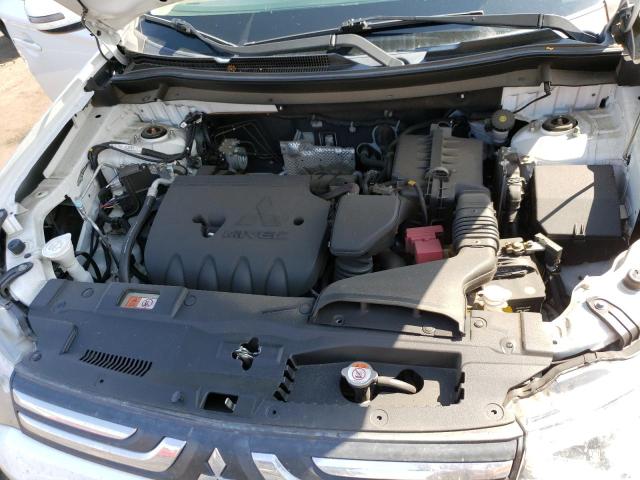 JA4AZ3A38EZ011474 Mitsubishi Outlander Se