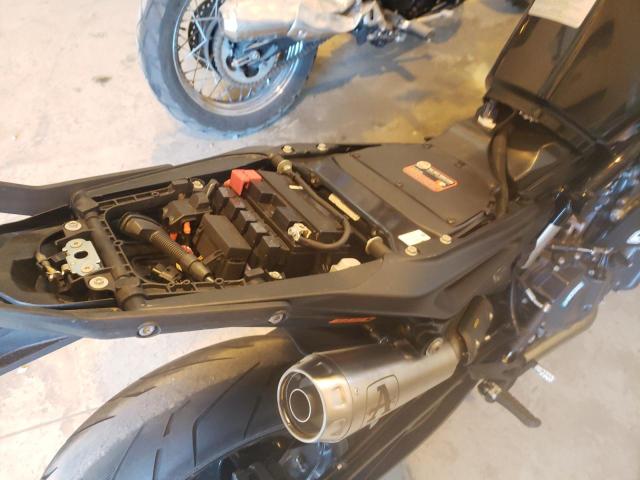 2022 KTM 890 DUKE R VBKTU9402NM829599