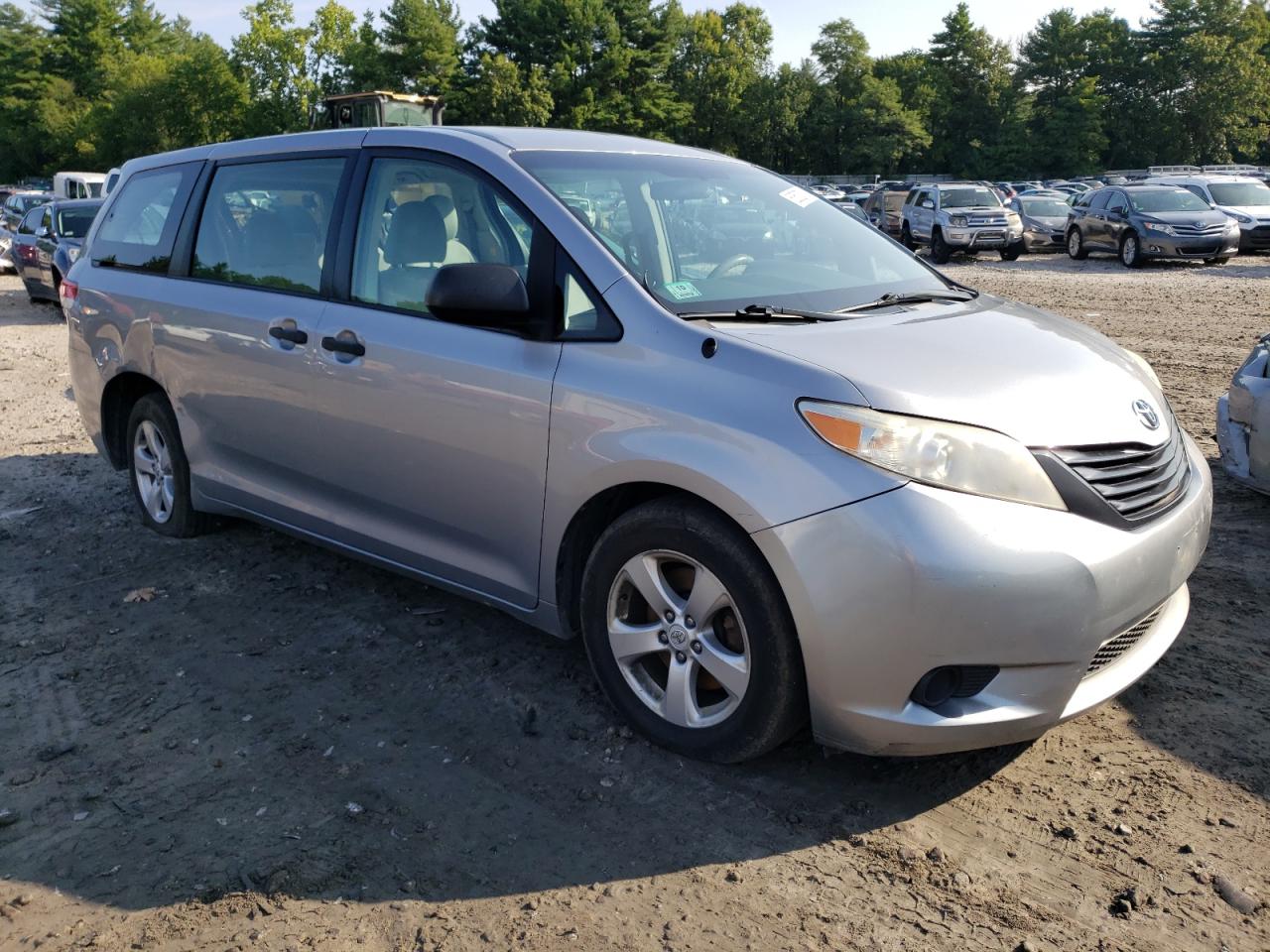 Lot #2990801319 2012 TOYOTA SIENNA BAS