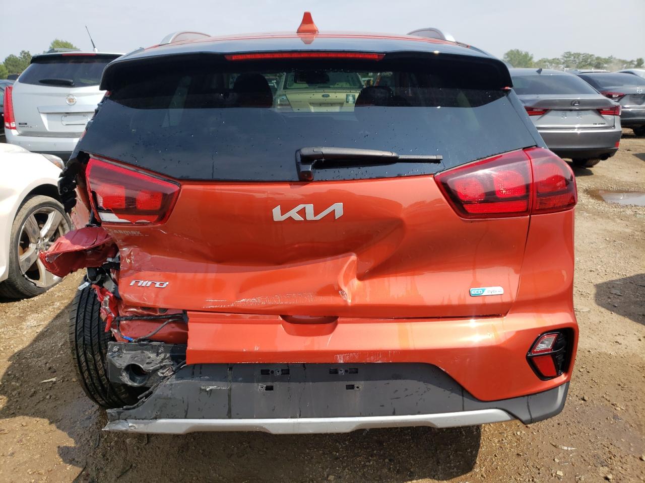 KNDCB3LC5N5537343 Kia Niro LX 6