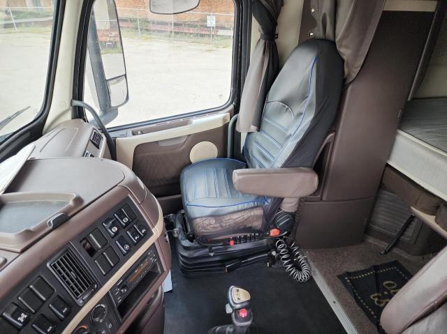 2015 VOLVO VN VNL 4V4NC9TJ2FN189904