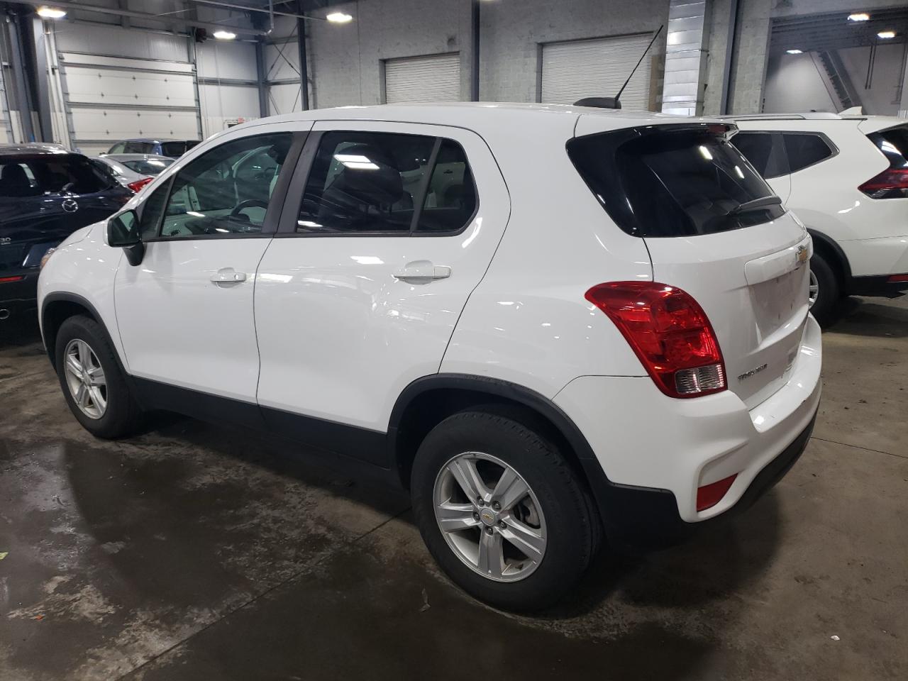 KL7CJNSB6LB067729 Chevrolet Trax LS 2