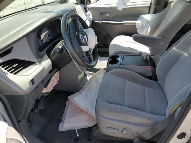 5TDKZ3DC1JS963864 Toyota SIENNA LE