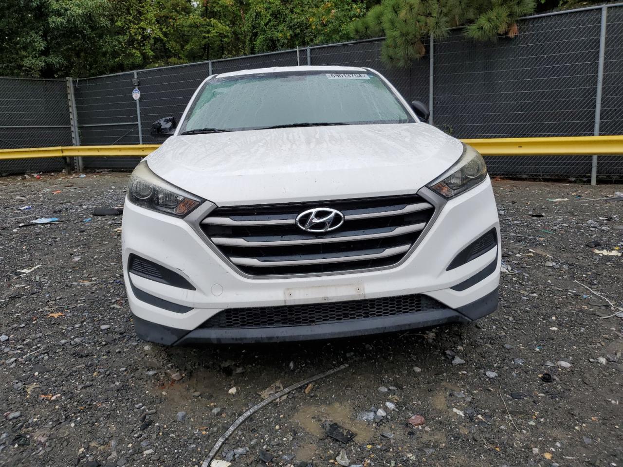 Lot #2907528630 2017 HYUNDAI TUCSON SE