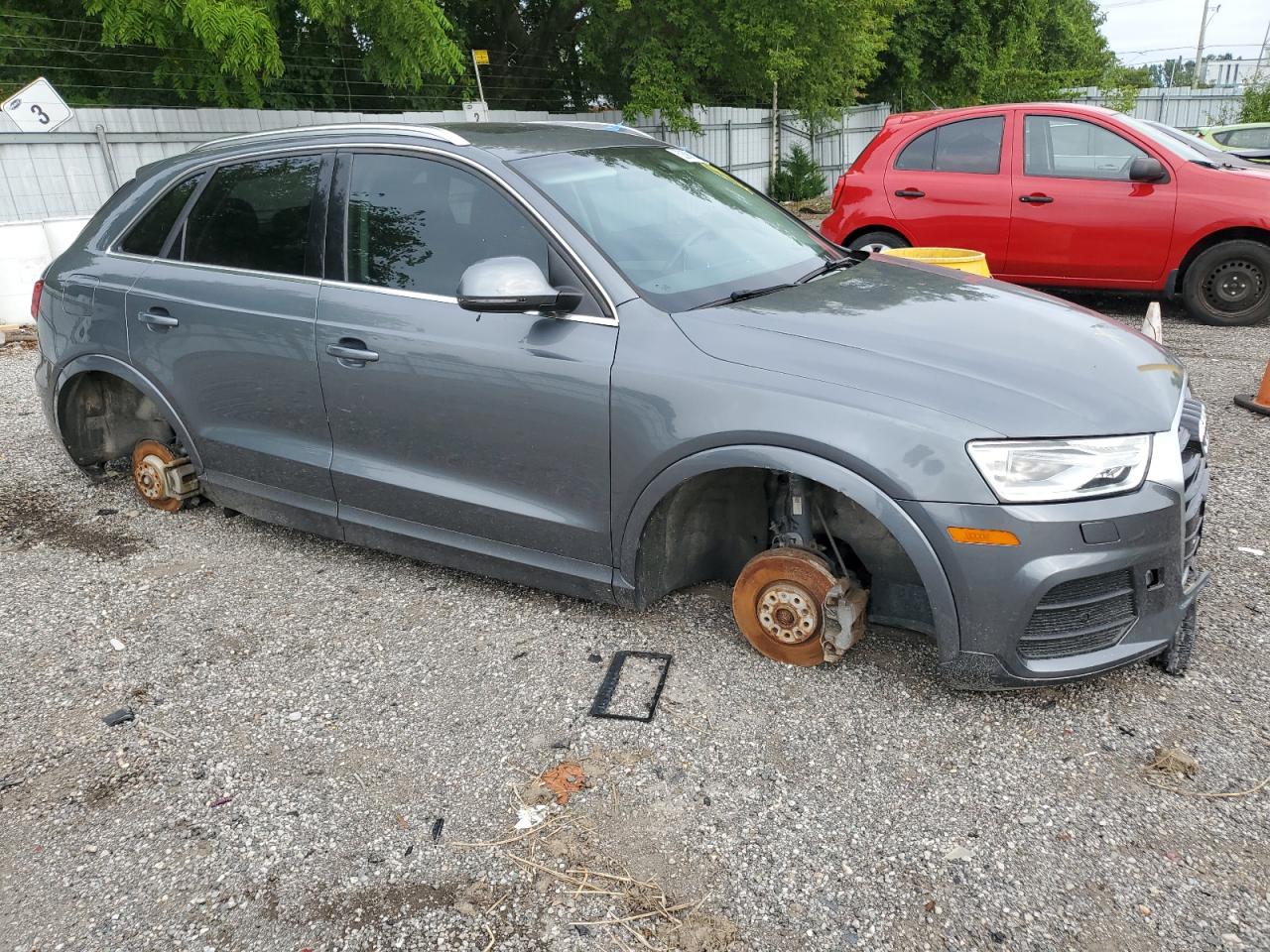 AUDI Q3 PREMIUM PLUS