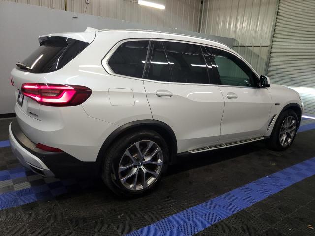 VIN 5UXTA6C0XN9M50149 2022 BMW X5, Xdrive45E no.3