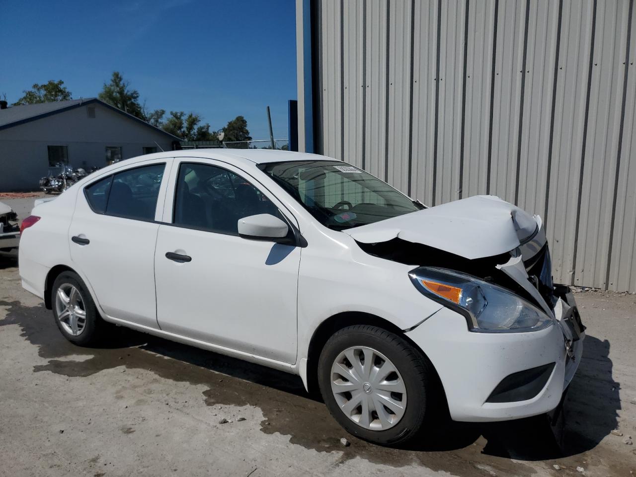 Lot #2845813857 2019 NISSAN VERSA S