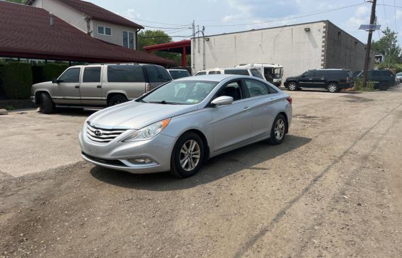 Lot #2758589608 2013 HYUNDAI SONATA GLS