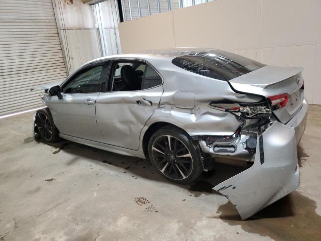 VIN 4T1B61HK1JU007743 2018 Toyota Camry, Xse no.2