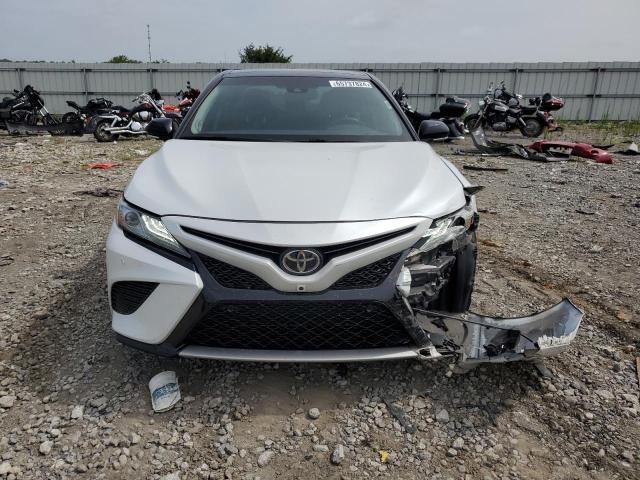 VIN 4T1B61HK9JU032101 2018 Toyota Camry, Xse no.5