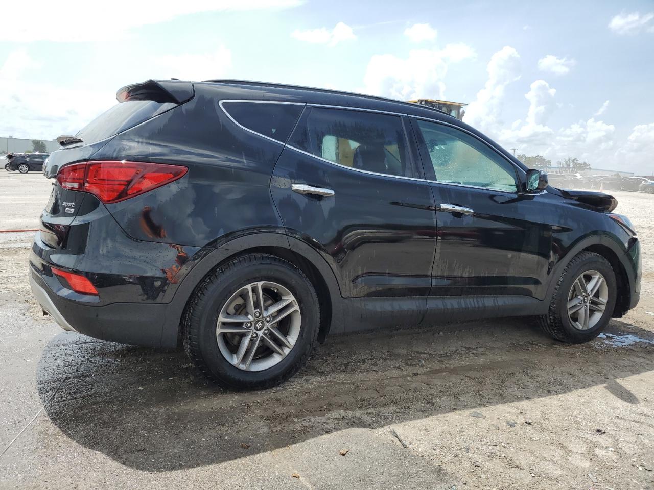 Lot #2756552638 2017 HYUNDAI SANTA FE S