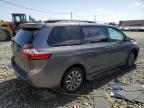 TOYOTA SIENNA LE photo