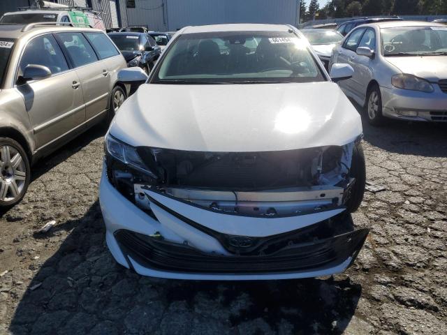 VIN 4T1B31HK3JU508240 2018 Toyota Camry, LE no.5