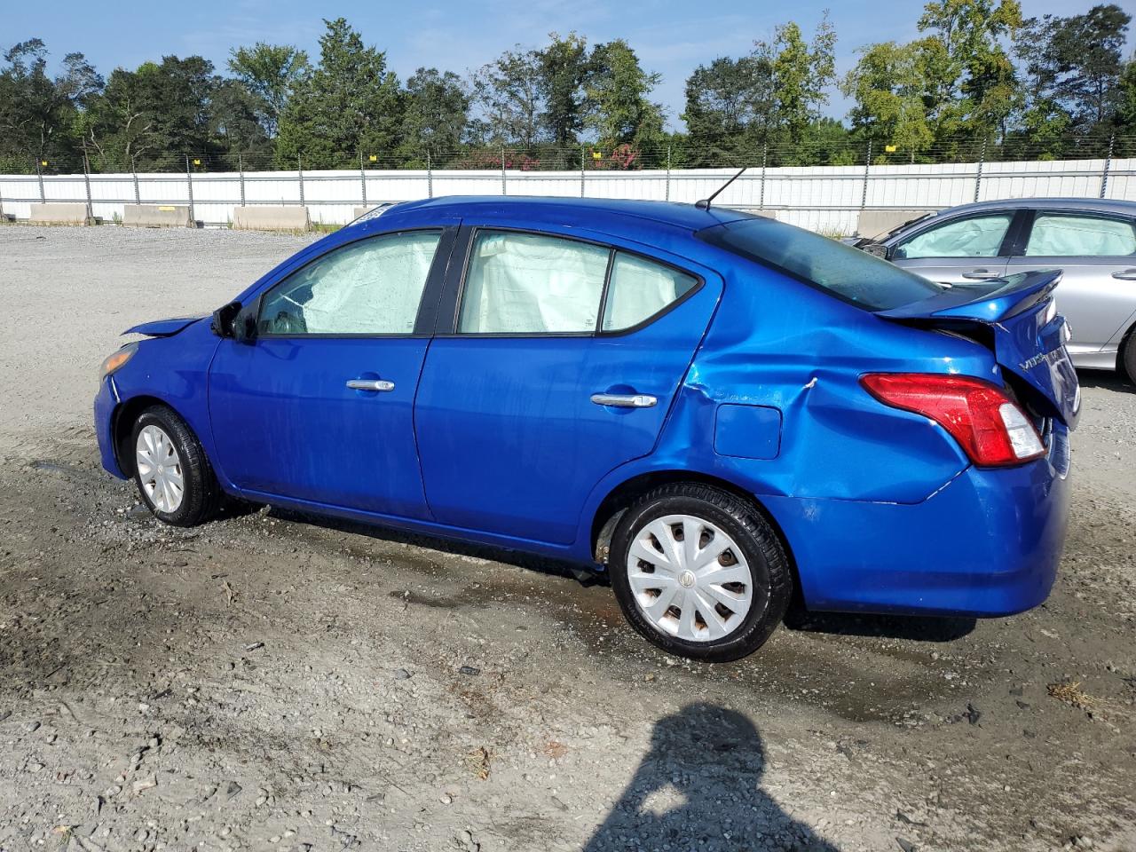 Lot #2776598053 2017 NISSAN VERSA S