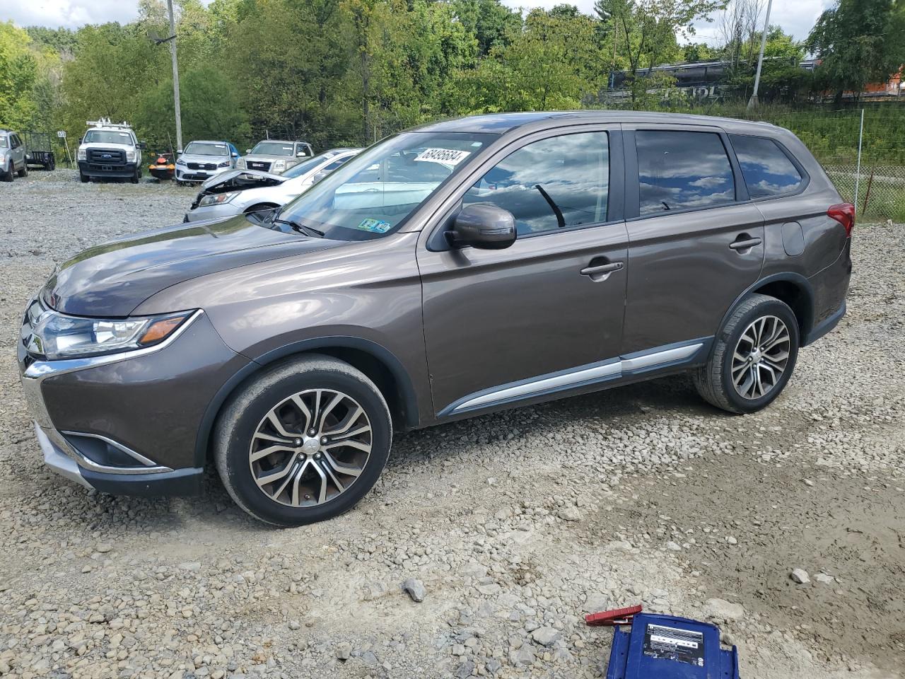 Mitsubishi Outlander 2016 MEDIUM