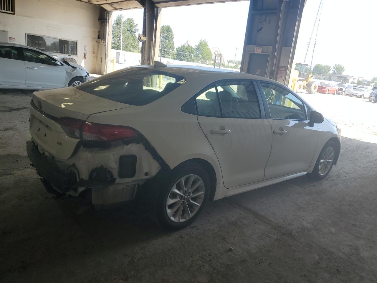 Lot #2943151425 2020 TOYOTA COROLLA LE