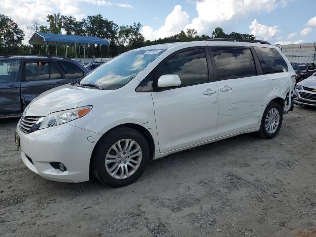 2017 TOYOTA SIENNA XLE #2928887488