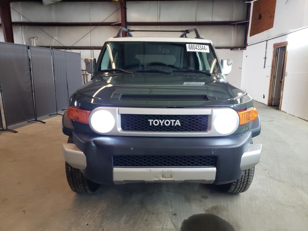 Lot #2821515375 2010 TOYOTA FJ CRUISER