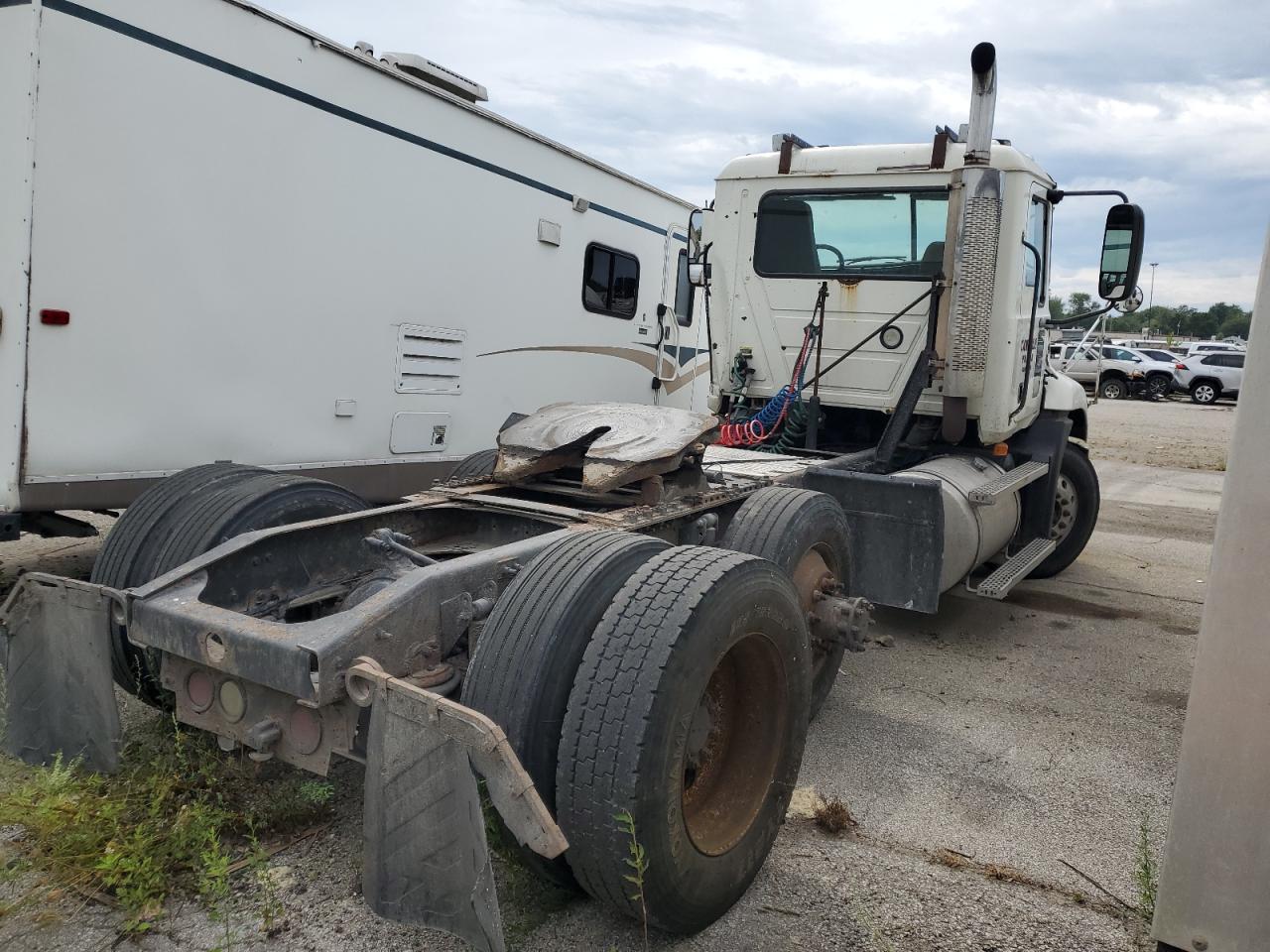 Lot #2824008580 2006 MACK 600 CXN600