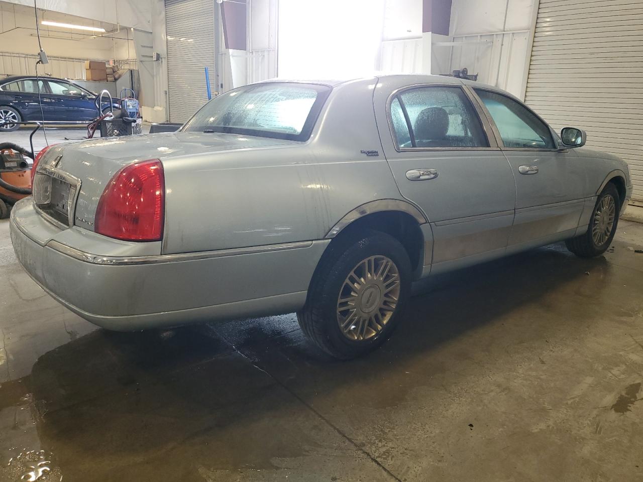 Lot #2928616712 2008 LINCOLN TOWN CAR S