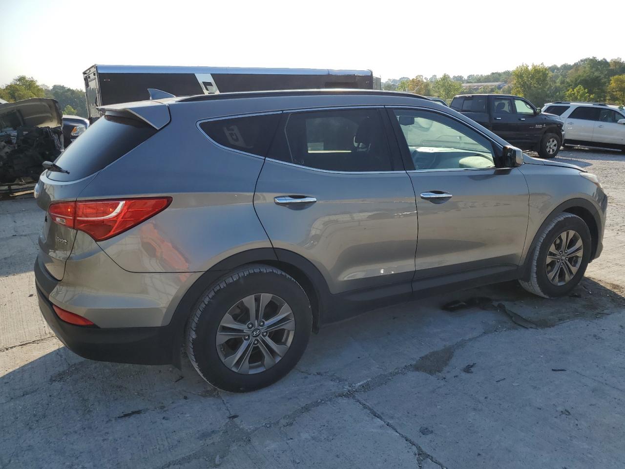 Lot #2828648133 2013 HYUNDAI SANTA FE S