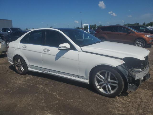 VIN WDDGF8AB7EA965473 2014 Mercedes-Benz C-Class, 3... no.4