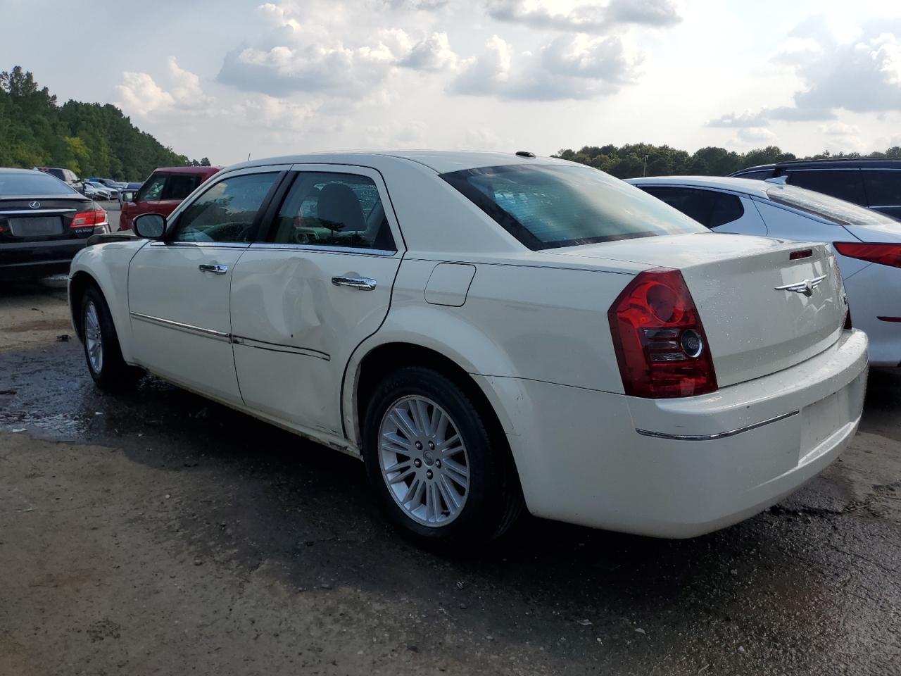 Lot #3026005970 2010 CHRYSLER 300 TOURIN