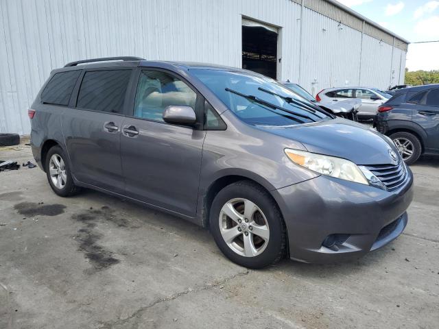 VIN 5TDKK3DC9FS605150 2015 Toyota Sienna, LE no.4